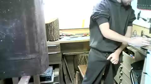 wolf021221 online show from November 1, 2025, 1:24 pm