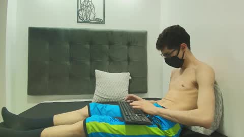  W O L F  online show from February 4, 2025, 5:23 pm