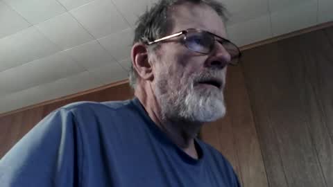 wolfreapsurass online show from February 8, 2025, 6:22 pm