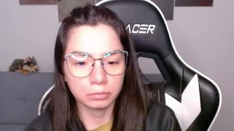 Snapshot of wolfs_daughter chatting on June 15, 2026, 2:03 am Alex online show from June 15, 2026, 2:03 am