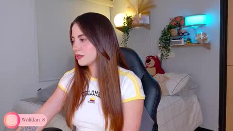 Snapshot of wolfsfoster chatting on October 15, 2025, 2:55 am online show from October 15, 2025, 2:55 am