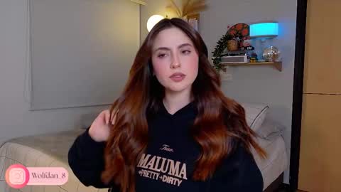 Snapshot of wolfsfoster chatting on October 22, 2025, 3:18 am online show from October 22, 2025, 3:18 am