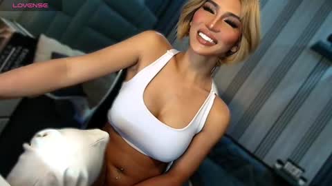 Julia online show from March 12, 2026, 5:24 am