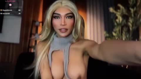 Julia online show from June 18, 2026, 12:33 am