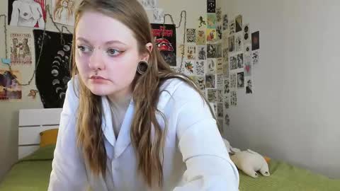 wonderconnie online show from October 14, 2025, 6:03 am