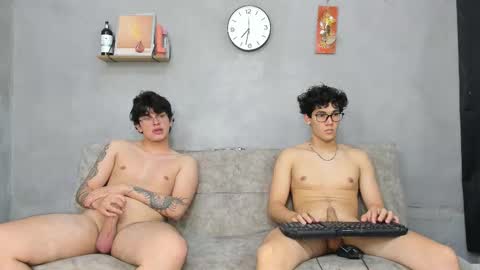 Brayan 8 - Blerth 3 - Alejandro  online show from November 24, 2025, 12:32 am
