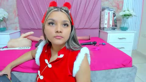wonderkloe_ online show from December 22, 2025, 4:48 pm