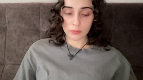 Snapshot of wonderland_stia chatting on September 24, 2025, 9:23 am Stia online show from September 24, 2025, 9:23 am