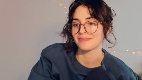 Stia online show from April 14, 2026, 4:35 pm