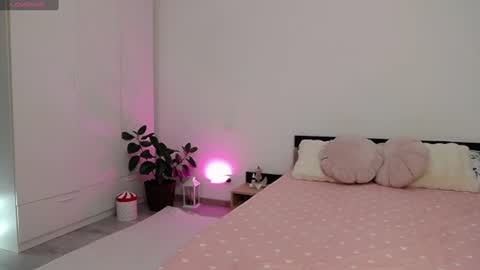 Amalia online show from June 19, 2026, 12:09 pm
