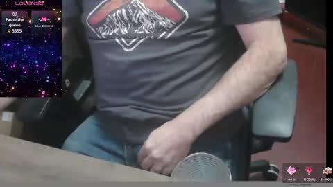 Snapshot of woodworker6473 chatting on January 6, 2025, 11:31 pm woodworker6473 online show from January 6, 2025, 11:31 pm