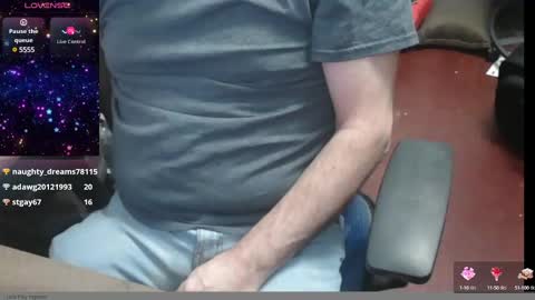 Snapshot of woodworker6473 chatting on February 22, 2025, 11:35 pm woodworker6473 online show from February 22, 2025, 11:35 pm