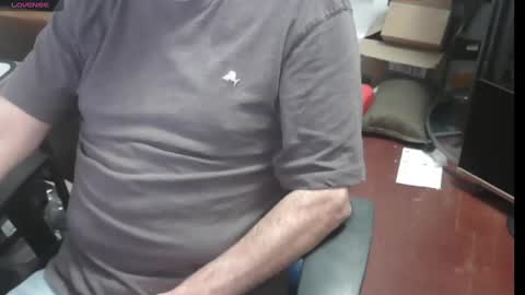 Snapshot of woodworker6473 chatting on March 2, 2025, 11:31 pm woodworker6473 online show from March 2, 2025, 11:31 pm