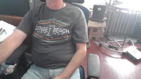 woodworker6473 online show from November 14, 2025, 1:43 pm