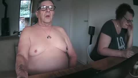 woodwurm and Snoeske online show from February 4, 2026, 7:36 am