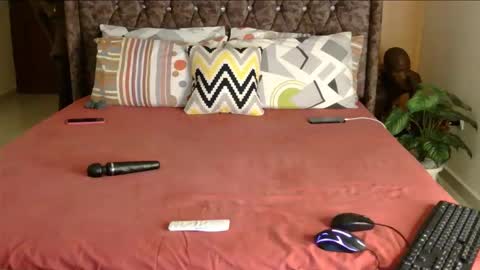 Snapshot of woody_n_buzz chatting on January 8, 2025, 2:35 am Woody and Buzz online show from January 8, 2025, 2:35 am