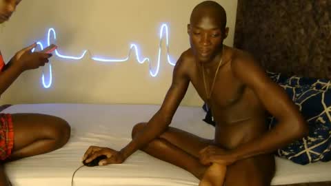 Snapshot of woody_n_buzz chatting on February 20, 2025, 3:01 am Woody and Buzz online show from February 20, 2025, 3:01 am