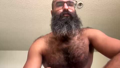 woof_wolf37 online show from November 5, 2025, 5:35 pm