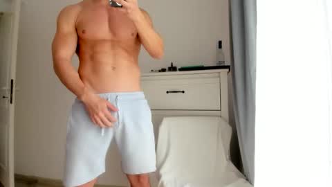 Snapshot of woolfiie chatting on April 14, 2026, 9:04 am Wolfie online show from April 14, 2026, 9:04 am