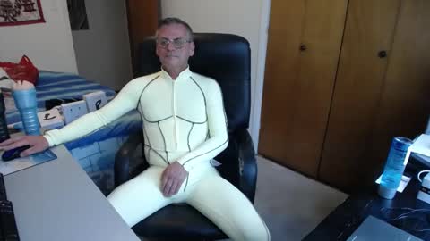 Snapshot of worldlarge chatting on September 14, 2025, 12:04 pm Large one online show from September 14, 2025, 12:04 pm