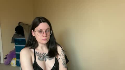 Lucina online show from March 5, 2025, 5:50 pm