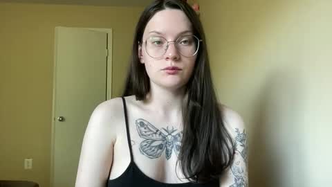 Lucina online show from September 12, 2025, 6:52 pm