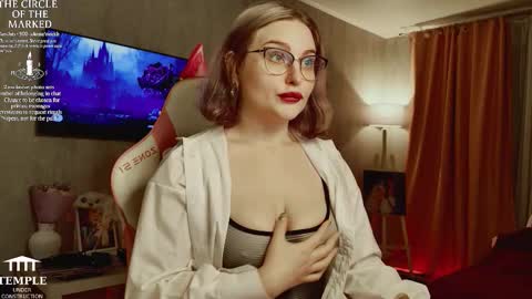 Snapshot of wounded_goddess chatting on September 28, 2025, 5:18 pm Goddess Sophy online show from September 28, 2025, 5:18 pm