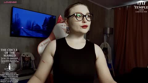 Snapshot of wounded_goddess chatting on October 7, 2025, 5:37 am Goddess Sophy online show from October 7, 2025, 5:37 am