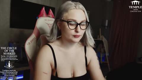 Snapshot of wounded_goddess chatting on October 10, 2025, 5:01 pm Goddess Sophy online show from October 10, 2025, 5:01 pm