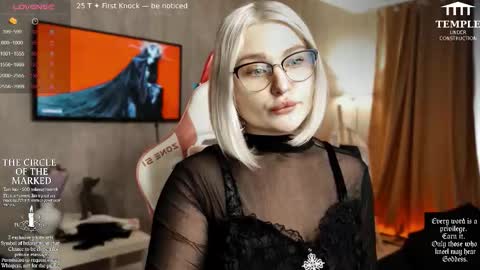 Snapshot of wounded_goddess chatting on October 14, 2025, 7:42 am Goddess Sophy online show from October 14, 2025, 7:42 am