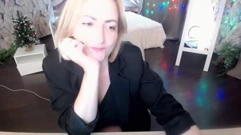 Snapshot of wow_co chatting on December 19, 2024, 4:13 pm wow_co online show from December 19, 2024, 4:13 pm