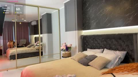 Maya online show from April 17, 2026, 1:19 am