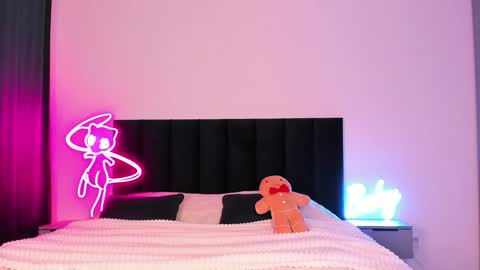 Emi online show from December 21, 2024, 3:03 am