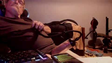 Snapshot of wowsers2022 chatting on October 4, 2025, 1:58 am wowsers2022 online show from October 4, 2025, 1:58 am