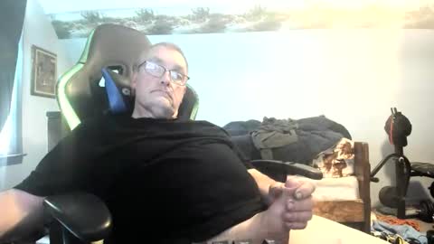 Snapshot of wowsers2022 chatting on October 17, 2025, 5:37 pm wowsers2022 online show from October 17, 2025, 5:37 pm