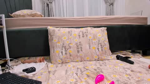              online show from February 13, 2025, 6:41 am