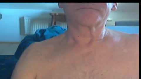 Snapshot of wuki123 chatting on February 19, 2025, 4:00 pm Wuki online show from February 19, 2025, 4:00 pm