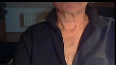 Wuki online show from November 10, 2025, 3:44 pm