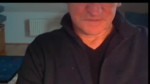 Wuki online show from November 27, 2025, 1:35 pm