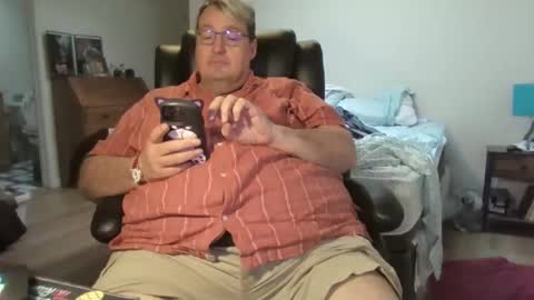 Snapshot of wvalentin0 chatting on November 7, 2025, 11:16 pm Wren online show from November 7, 2025, 11:16 pm