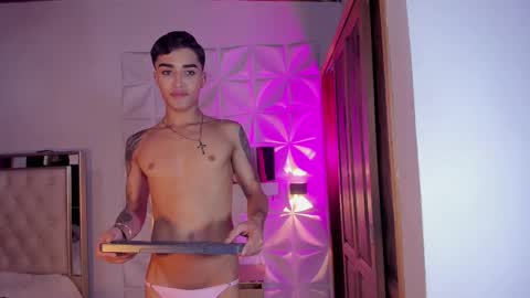 wyatt online show from December 15, 2025, 2:27 am