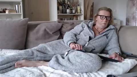 WyattEarp64 online show from November 7, 2025, 8:58 am