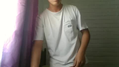 Snapshot of x_andrescam chatting on December 17, 2024, 7:04 pm x_andrescam online show from December 17, 2024, 7:04 pm