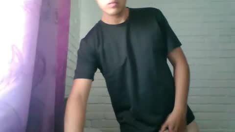 Snapshot of x_andrescam chatting on February 27, 2025, 7:04 pm x_andrescam online show from February 27, 2025, 7:04 pm