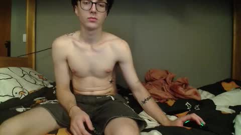 Snapshot of x_files_t chatting on October 13, 2025, 3:28 am Philipp and Este online show from October 13, 2025, 3:28 am