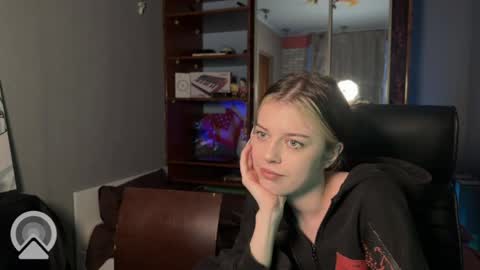 Philipp and Este online show from April 30, 2026, 2:51 am