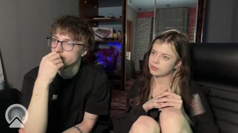 Philipp and Este online show from May 1, 2026, 12:26 am