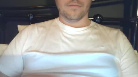 Snapshot of x_yes chatting on November 12, 2025, 8:52 pm x_yes online show from November 12, 2025, 8:52 pm