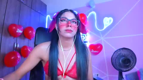 Snapshot of xallysonx_ chatting on February 14, 2025, 5:36 pm XALLYSONX online show from February 14, 2025, 5:36 pm