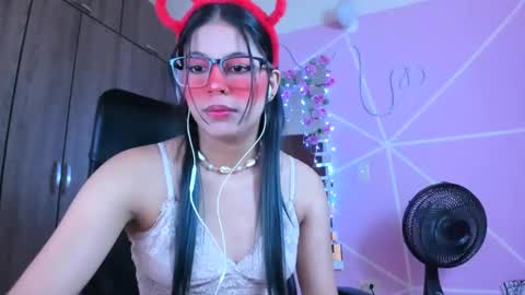 Snapshot of xallysonx_ chatting on February 28, 2025, 11:25 am XALLYSONX online show from February 28, 2025, 11:25 am